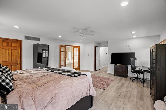 1581 COMMISSIONERS RD, Mullica Hill, NJ 08062