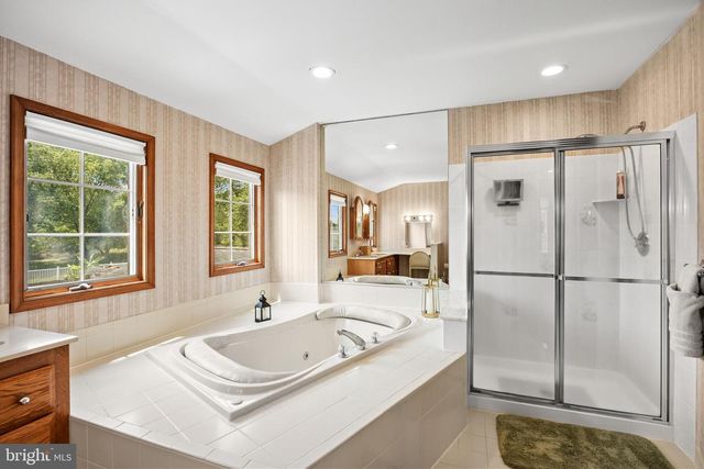 1581 COMMISSIONERS RD, Mullica Hill, NJ 08062