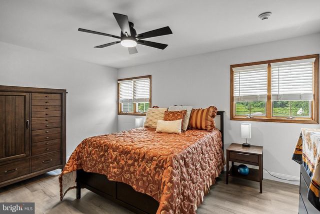 1581 COMMISSIONERS RD, Mullica Hill, NJ 08062