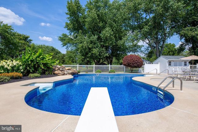 1581 COMMISSIONERS RD, Mullica Hill, NJ 08062