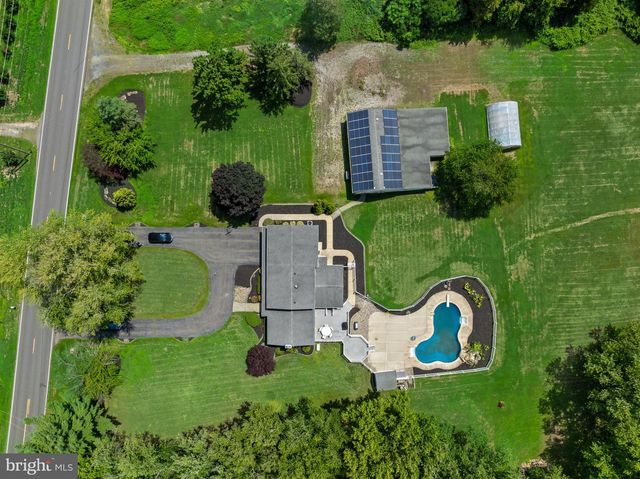 1581 COMMISSIONERS RD, Mullica Hill, NJ 08062