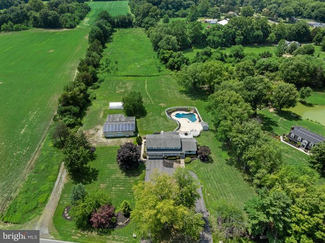 1581 COMMISSIONERS RD, Mullica Hill, NJ 08062