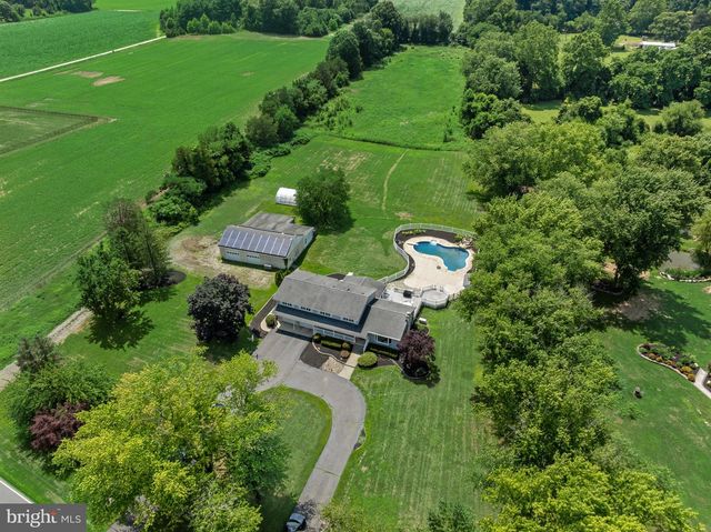1581 COMMISSIONERS RD, Mullica Hill, NJ 08062