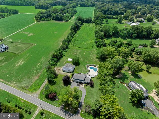 1581 COMMISSIONERS RD, Mullica Hill, NJ 08062