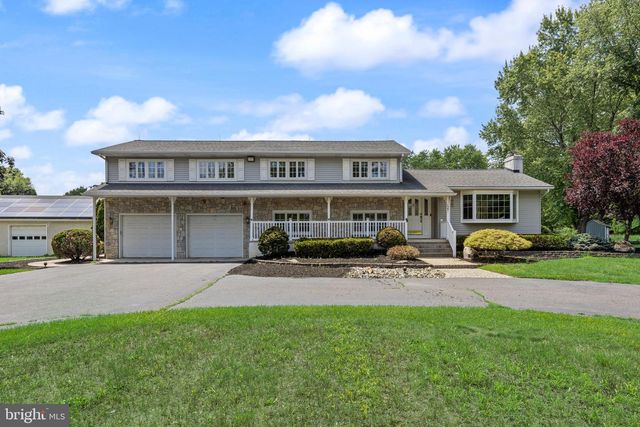 1581 COMMISSIONERS RD, Mullica Hill, NJ 08062