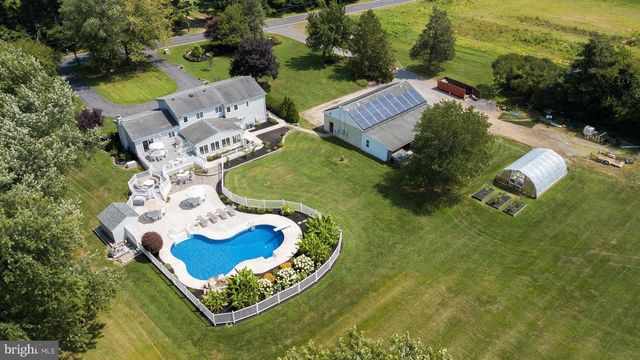 1581 COMMISSIONERS RD, Mullica Hill, NJ 08062