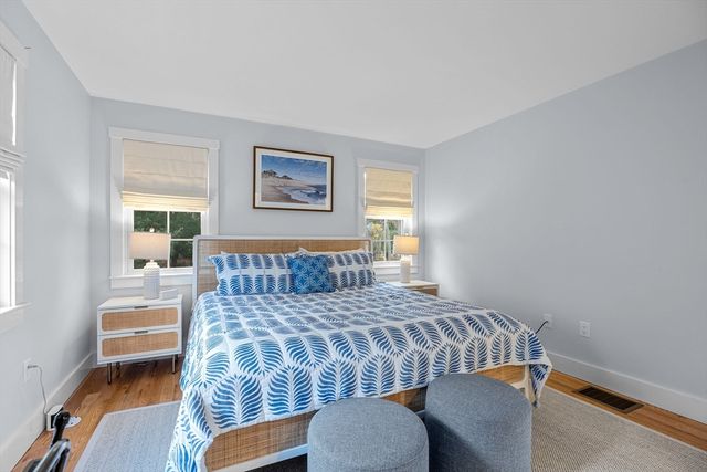 16 Second Ave 4, Barnstable, MA 02655