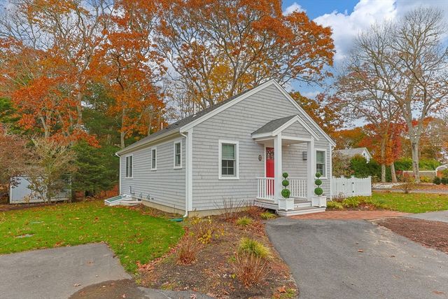 16 Second Ave 4, Barnstable, MA 02655