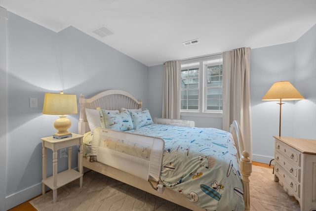 16 Second Ave 4, Barnstable, MA 02655