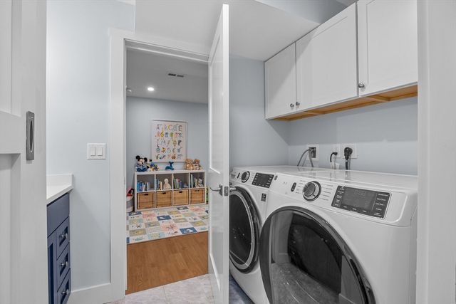 16 Second Ave 4, Barnstable, MA 02655