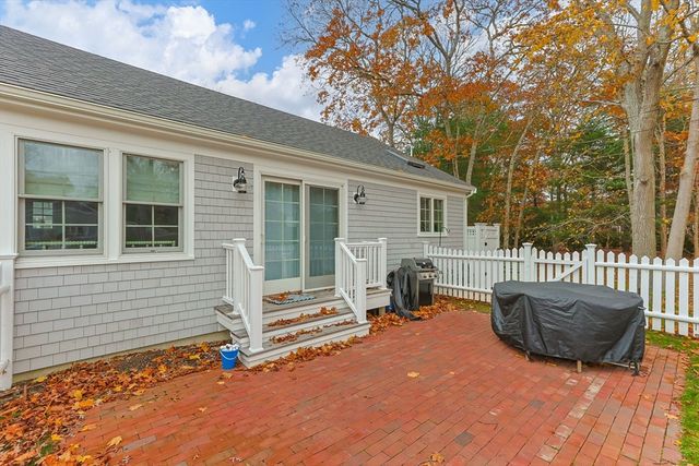 16 Second Ave 4, Barnstable, MA 02655