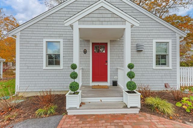 16 Second Ave 4, Barnstable, MA 02655