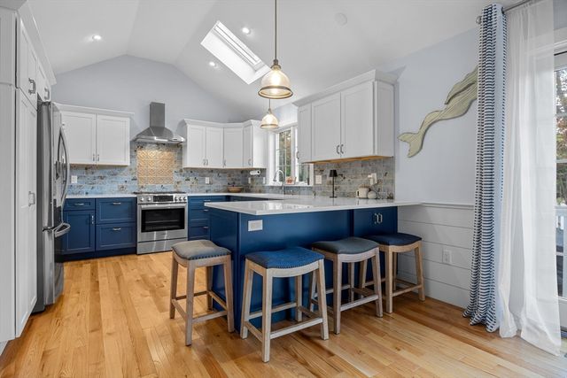 16 Second Ave 4, Barnstable, MA 02655