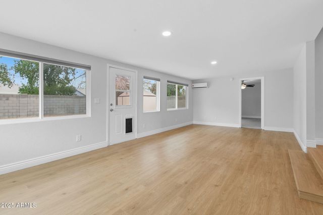 2030 W PORTOBELLO Avenue, Mesa, AZ 85202