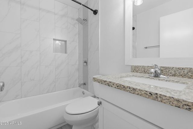 2030 W PORTOBELLO Avenue, Mesa, AZ 85202