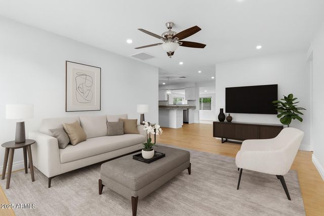 2030 W PORTOBELLO Avenue, Mesa, AZ 85202