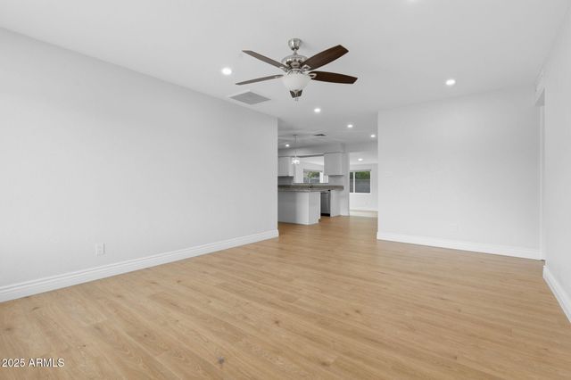 2030 W PORTOBELLO Avenue, Mesa, AZ 85202