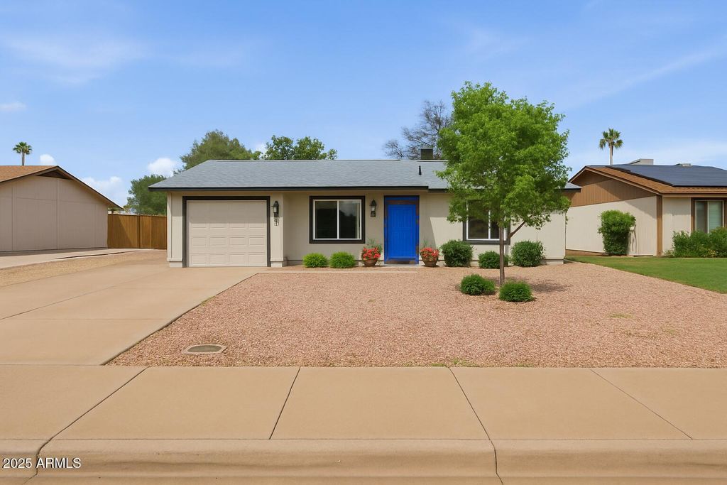 2030 W PORTOBELLO Avenue, Mesa, AZ 85202