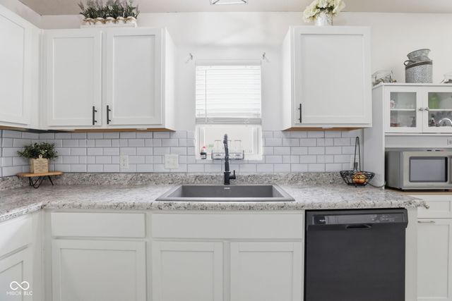 375 Michael Drive, Atlanta, IN 46031