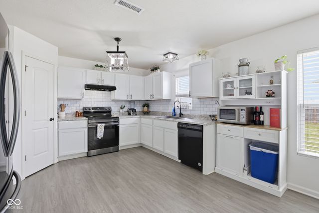 375 Michael Drive, Atlanta, IN 46031