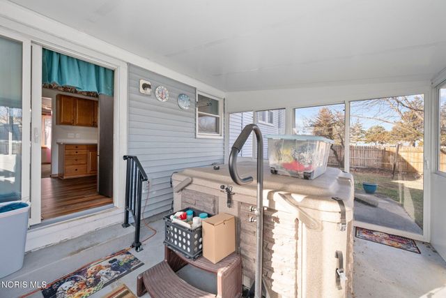 7426 Starcrest Road, Perrysburg, OH 43551