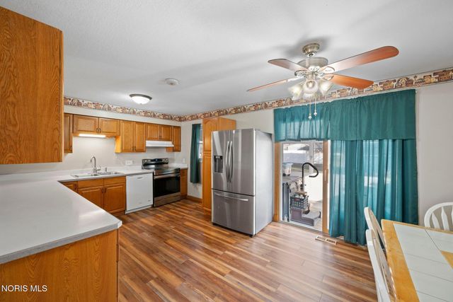 7426 Starcrest Road, Perrysburg, OH 43551