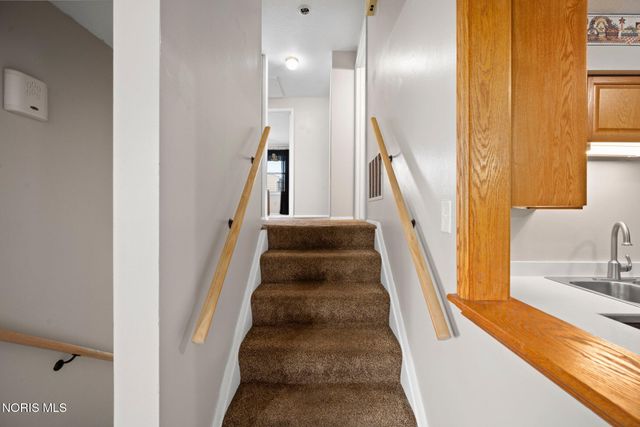 7426 Starcrest Road, Perrysburg, OH 43551