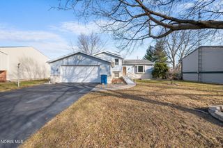 7426 Starcrest Road, Perrysburg, OH 43551