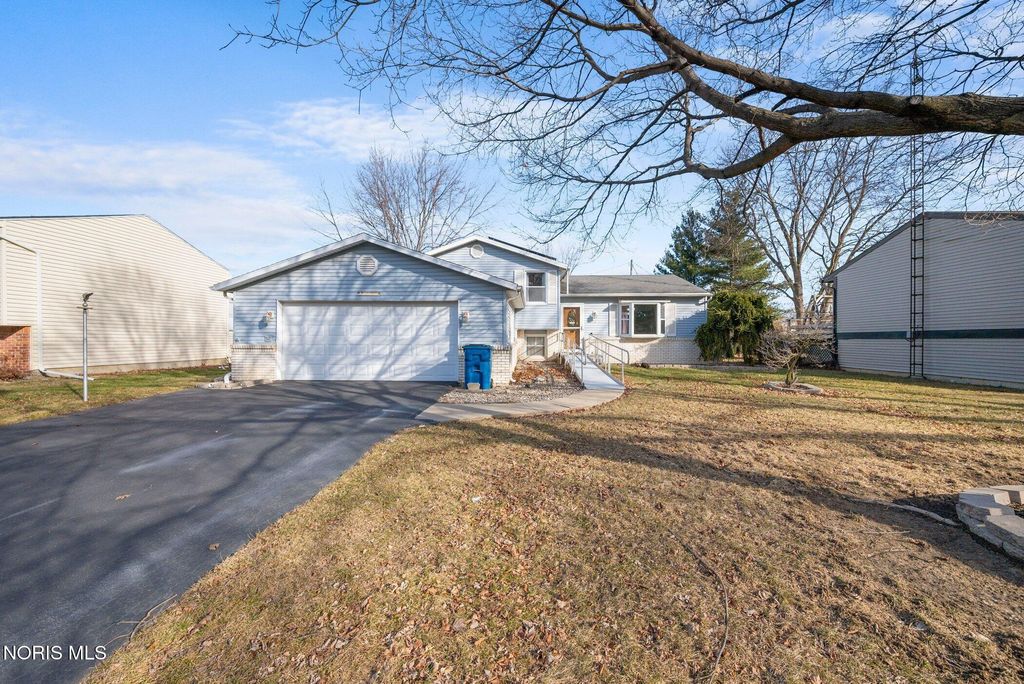 7426 Starcrest Road, Perrysburg, OH 43551
