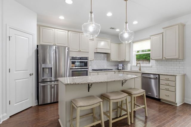 3008 Davinci Ct, Thompsons Station, TN 37179