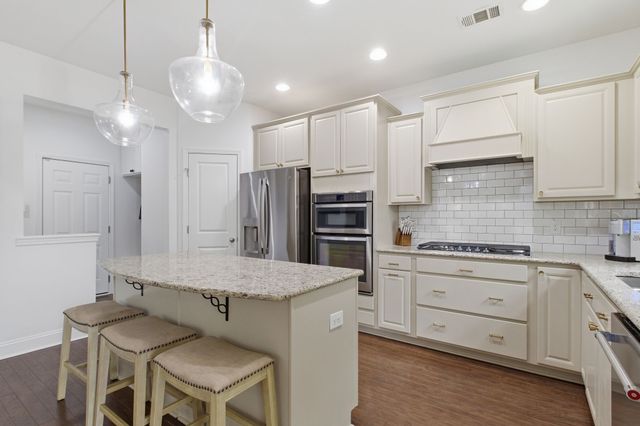 3008 Davinci Ct, Thompsons Station, TN 37179