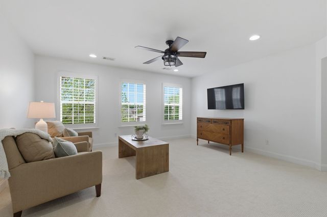 3008 Davinci Ct, Thompsons Station, TN 37179