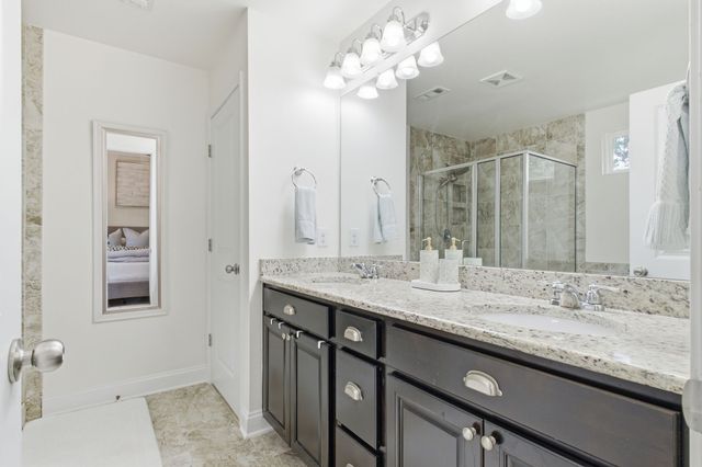 3008 Davinci Ct, Thompsons Station, TN 37179