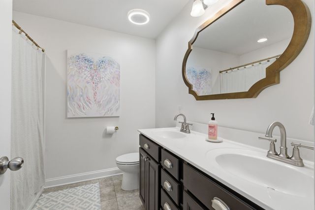 3008 Davinci Ct, Thompsons Station, TN 37179