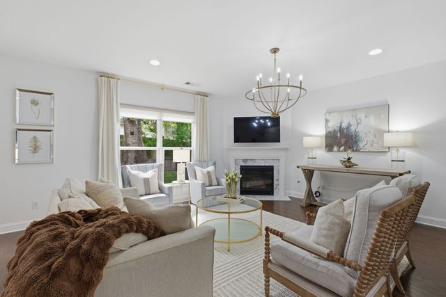 3008 Davinci Ct, Thompsons Station, TN 37179