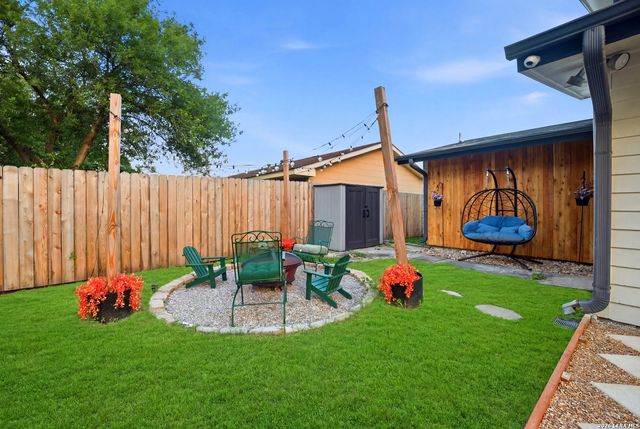 5127 CRUSADE DR, San Antonio, TX 78218