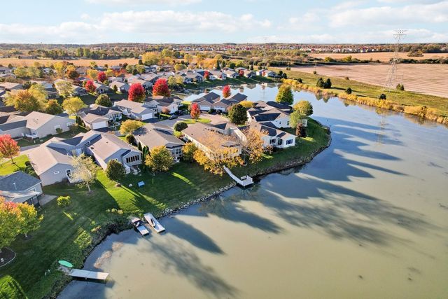 328 Legacy Court, Grayslake, IL 60030