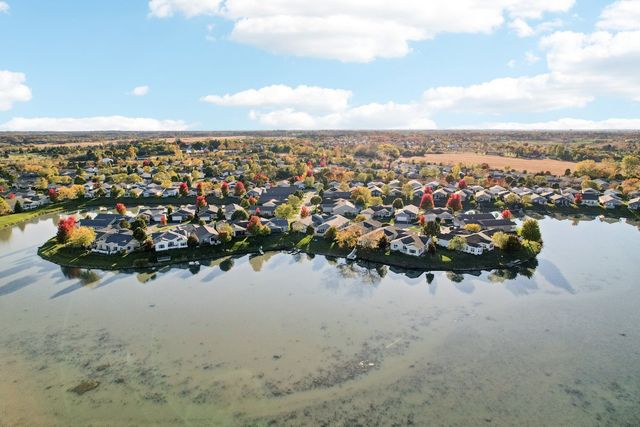 328 Legacy Court, Grayslake, IL 60030