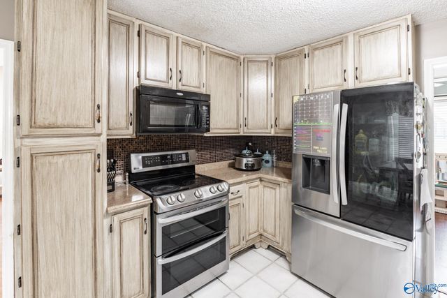 2205 Victoria Drive SW, Decatur, AL 35603