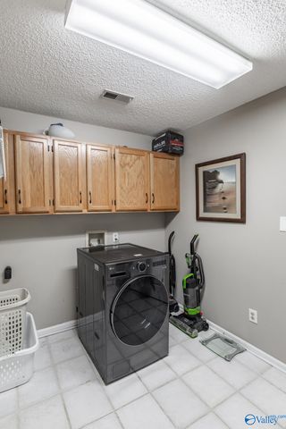 2205 Victoria Drive SW, Decatur, AL 35603