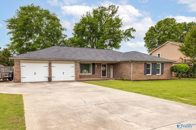 2205 Victoria Drive SW, Decatur, AL 35603
