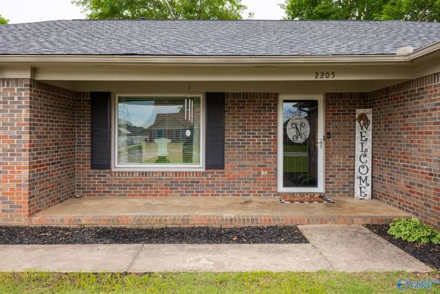 2205 Victoria Drive SW, Decatur, AL 35603