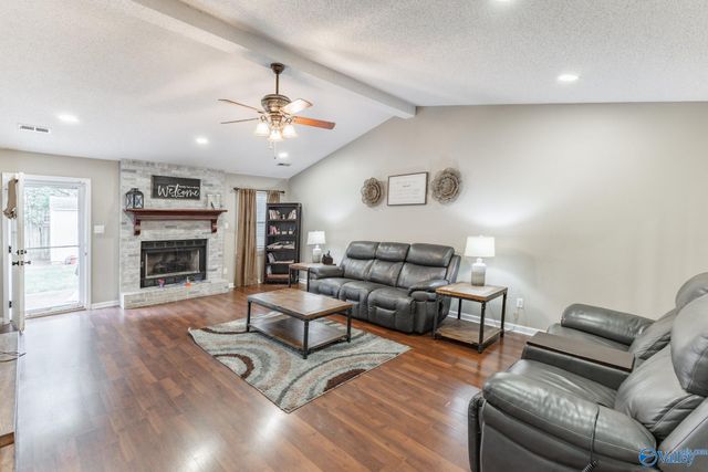 2205 Victoria Drive SW, Decatur, AL 35603