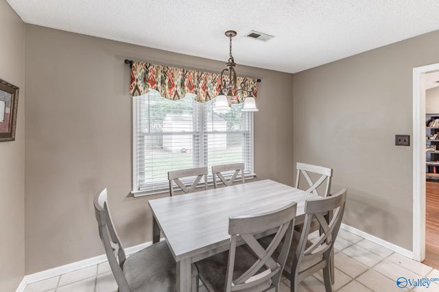 2205 Victoria Drive SW, Decatur, AL 35603