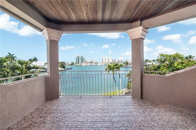 3433 Crayton RD, Naples, FL 34103