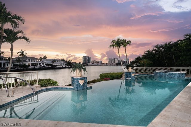 3433 Crayton RD, Naples, FL 34103