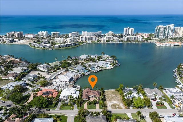 3433 Crayton RD, Naples, FL 34103