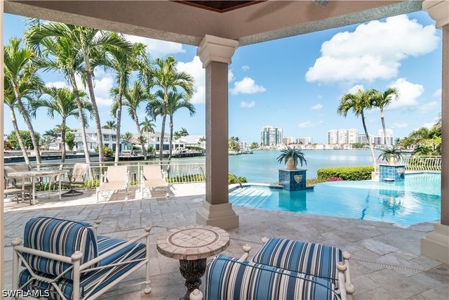 3433 Crayton RD, Naples, FL 34103