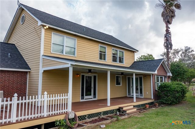 403 Oakside, Victoria, TX 77905