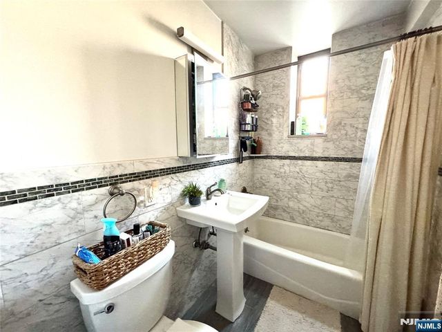 855 Broad Avenue B2, Ridgefield, NJ 07657